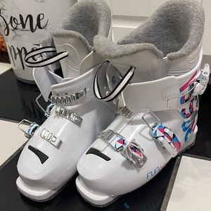 Rossignol girls ski boots 22.5